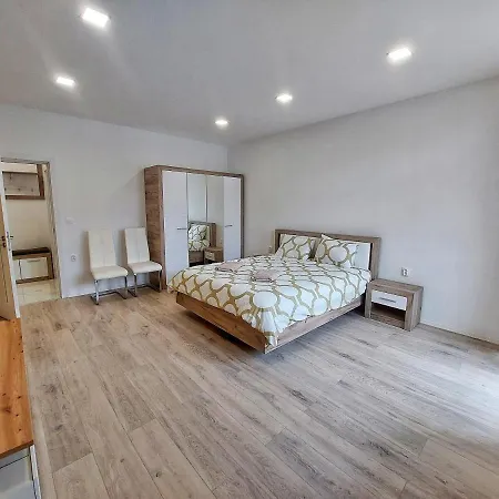 Spacious 2bd With A Nice Terrace Varna