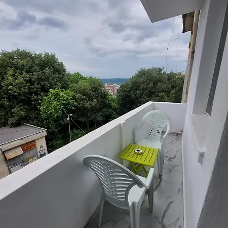 Apartment Spacious 2bd With A Nice Terrace